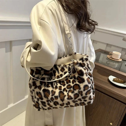 Versatile simple large-capacity bag 2025 new autumn and winter tide fashion leopard print plush tote bag atmospheric fluff shoul ZipCute Bags Store